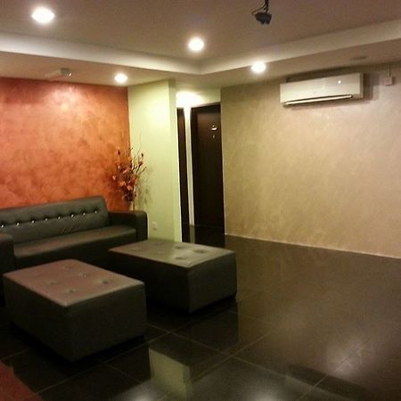 Zotel Business & Leisure Hotel Kuching Exteriör bild