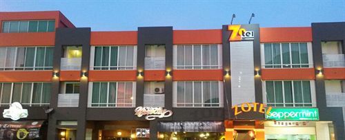 Zotel Business & Leisure Hotel Kuching Exteriör bild